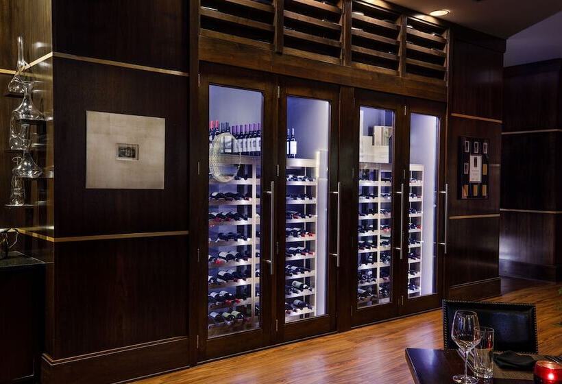 Ambassador Hotel Wichita, Autograph Collection