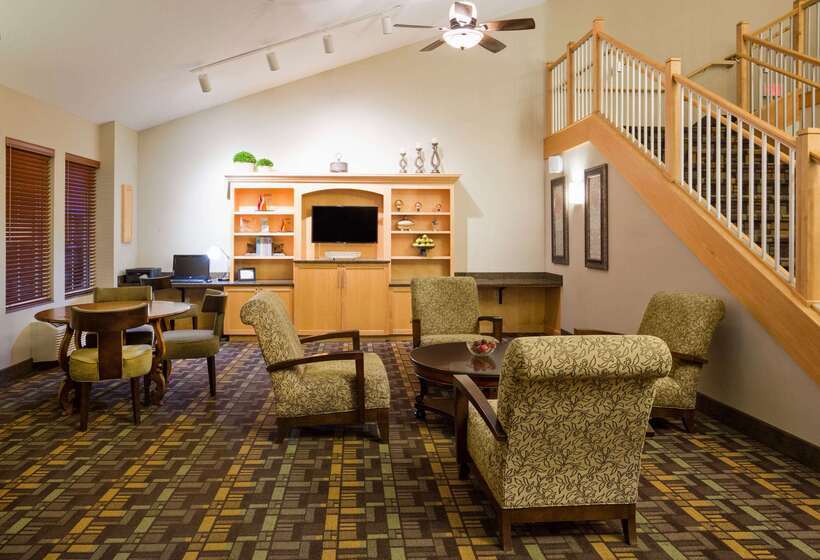 فندق Americinn By Wyndham Osage