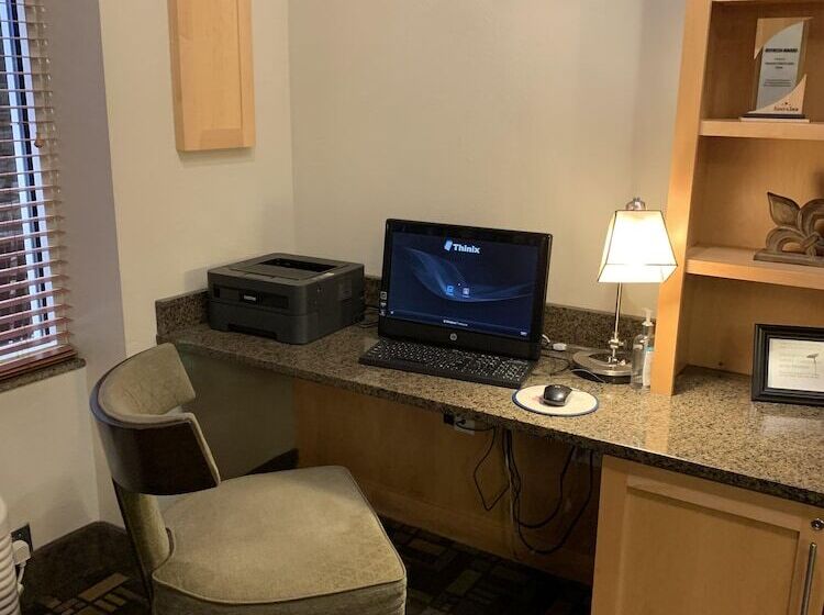 فندق Americinn By Wyndham Osage