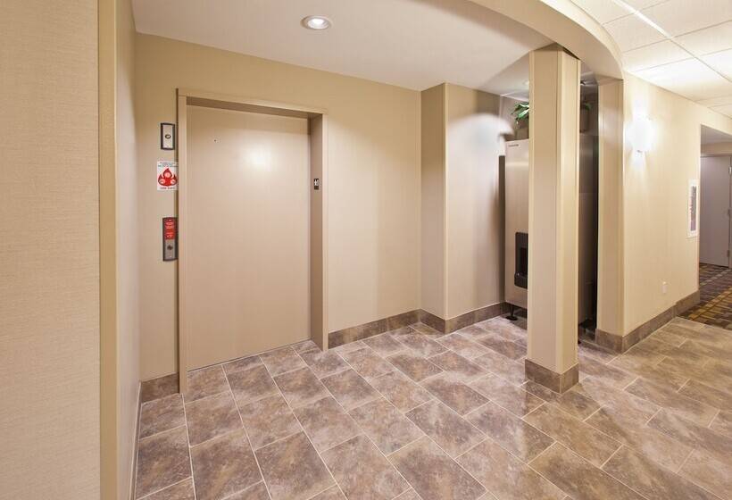 فندق Americinn By Wyndham Osage