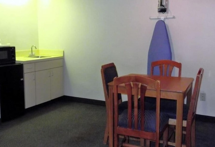 ホテル Amerihost Inn & Suites Fulton