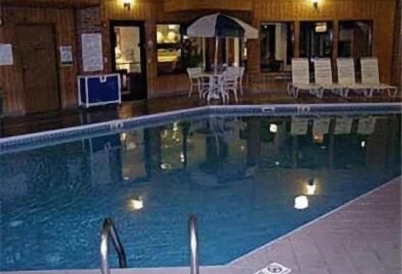 ホテル Amerihost Inn & Suites Fulton