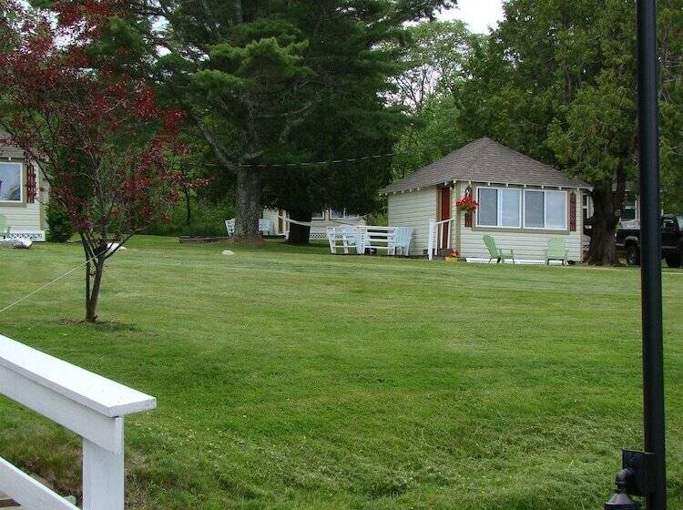 ホテル Bay Leaf Cottages & Bistro