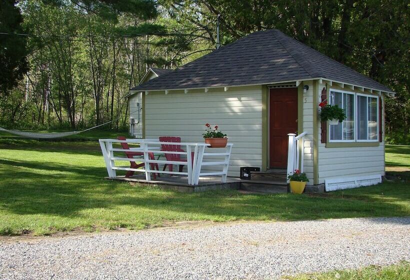 ホテル Bay Leaf Cottages & Bistro