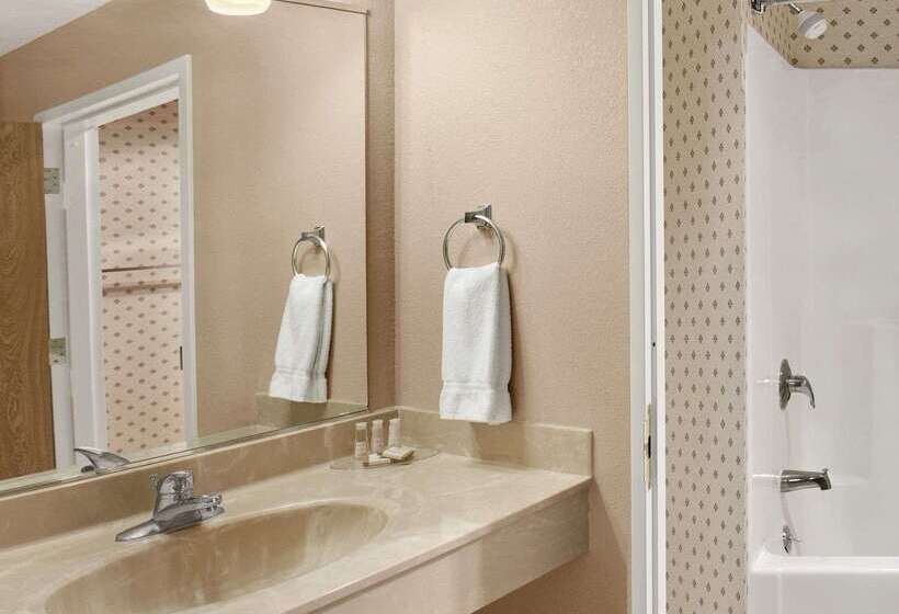 فندق Baymont By Wyndham Jacksonville