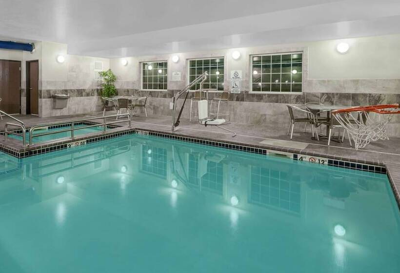 فندق Baymont By Wyndham Minot