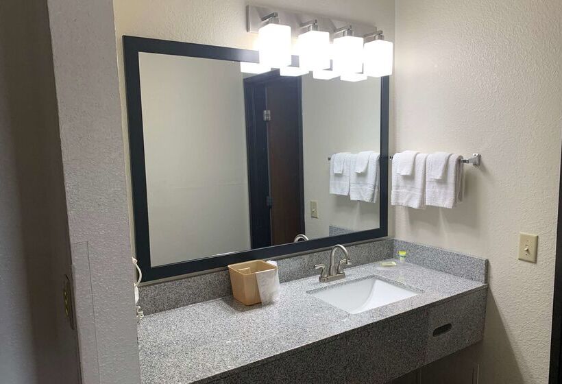 فندق Baymont By Wyndham Waupun