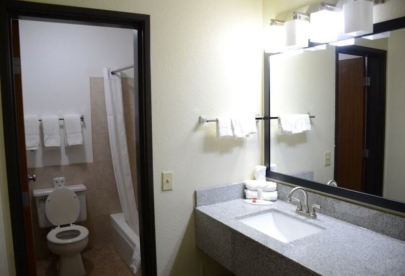 فندق Baymont By Wyndham Waupun