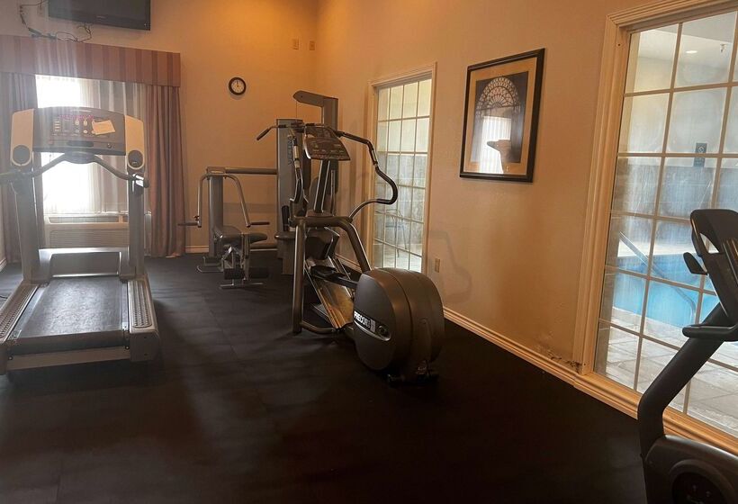 ホテル Baymont By Wyndham Brenham