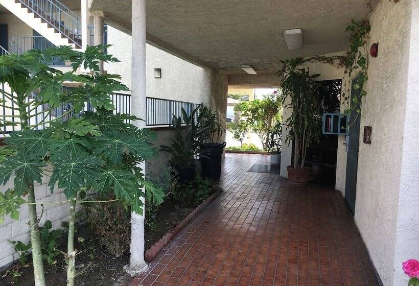 فندق Bellflower Travel Inn