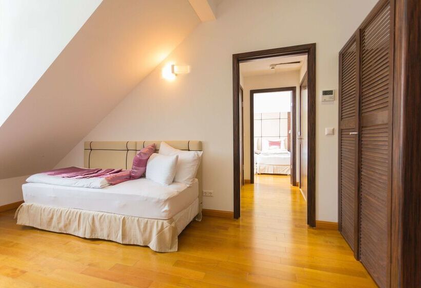 Best Western Plus Hotel Arcadia