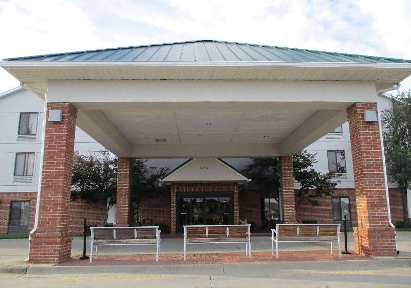 Отель Best Western Plus Carrizo Springs Inn & Suites