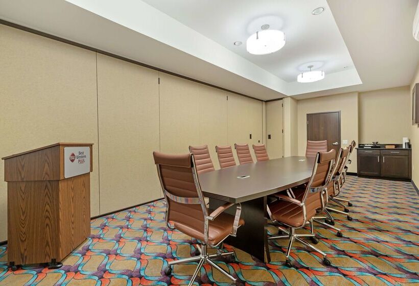 Отель Best Western Plus Pleasanton