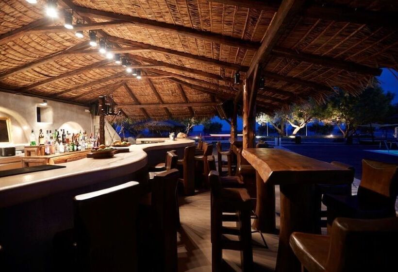 酒店 Black Rose Beach Suites