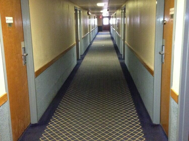 酒店 Budget Host Inn