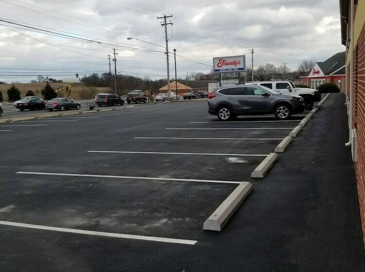 酒店 Budget Host Inn