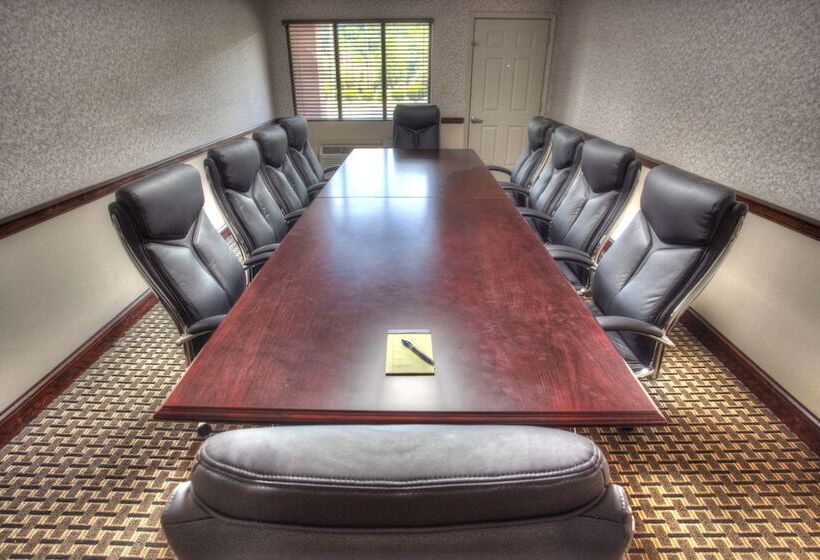 فندق Budgetel Inn And Suites Plus Helen