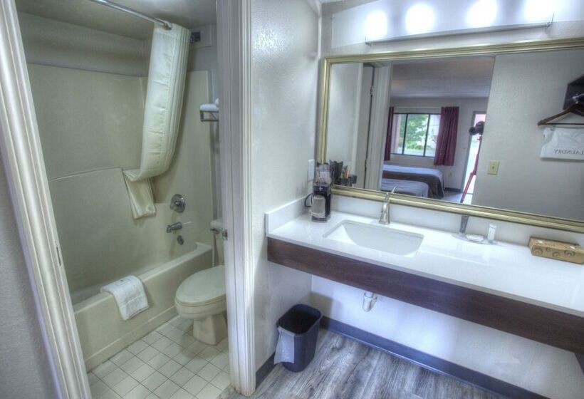 فندق Budgetel Inn And Suites Plus Helen