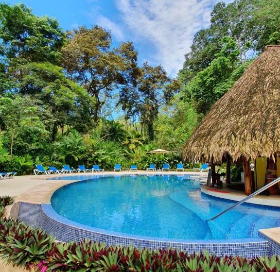 فندق Cariblue Beach and Jungle Resort