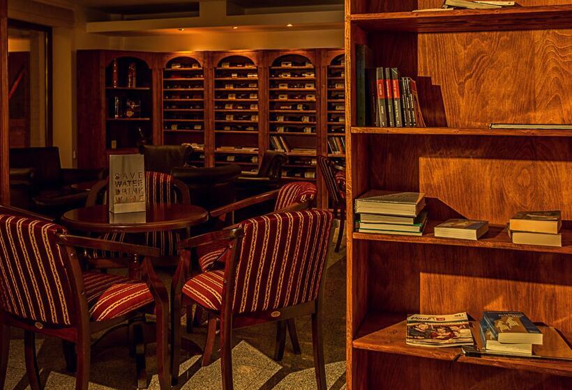 هتل Caro Horoscop