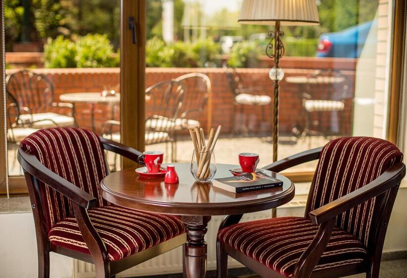 هتل Caro Horoscop