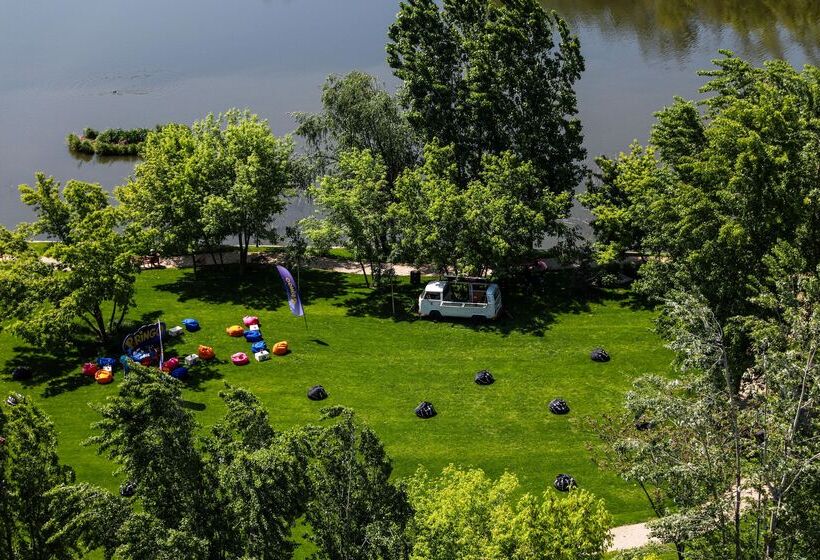 هتل Caro Horoscop