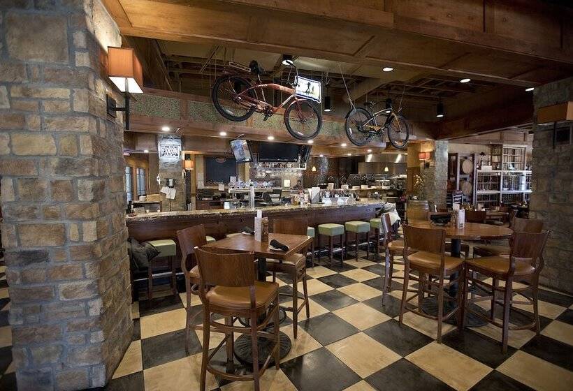 Clubhouse Hotel And Suites