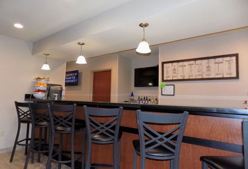 Cobblestone Hotel & Suites   Seward