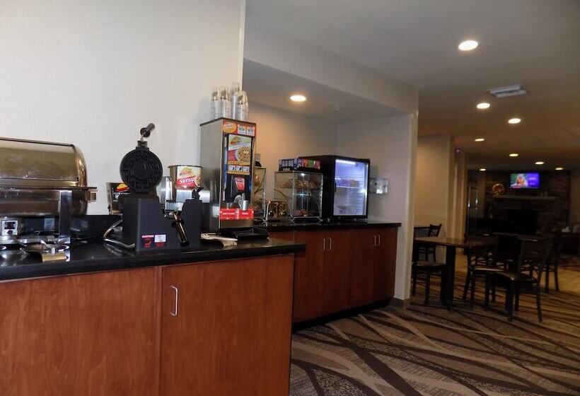 Cobblestone Hotel & Suites   Seward