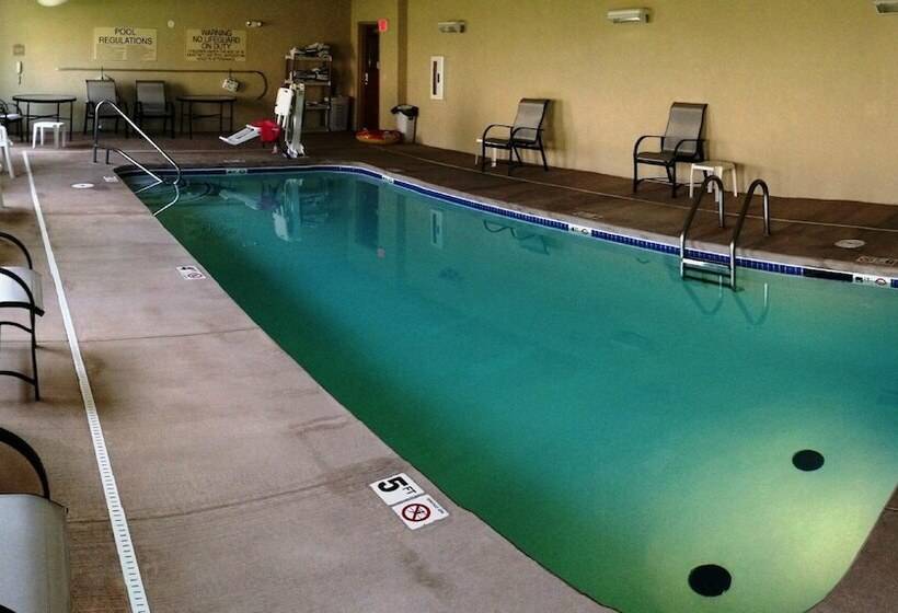 Cobblestone Hotel & Suites   Seward