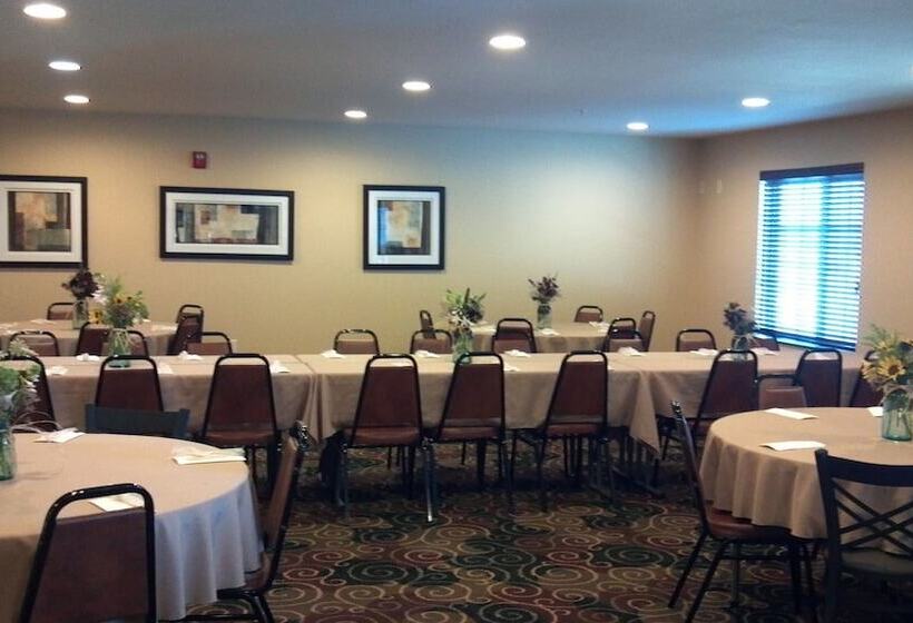 Cobblestone Hotel & Suites   Knoxville