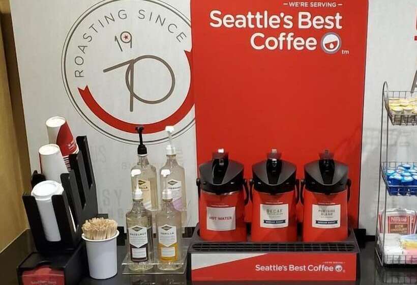 Cobblestone Hotel & Suites   Knoxville