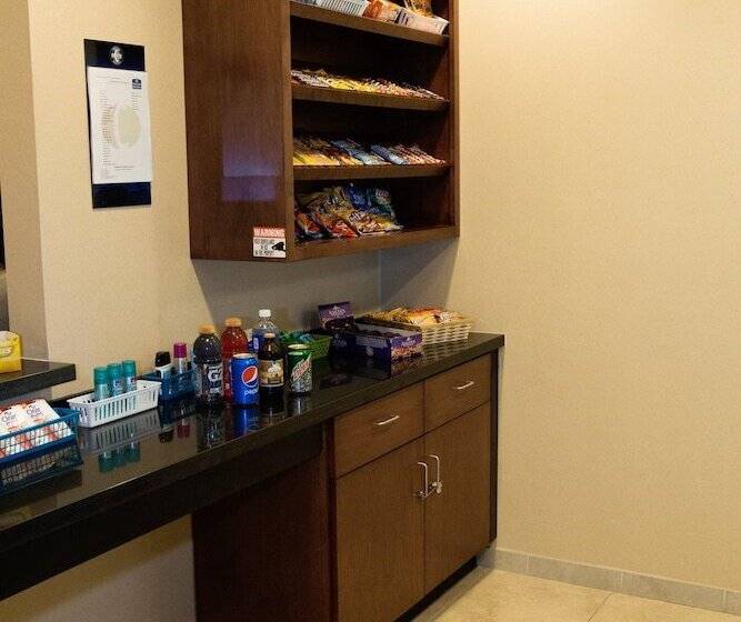 Cobblestone Hotel & Suites   Knoxville