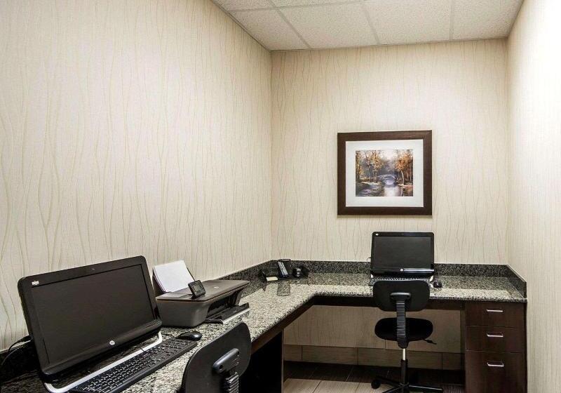 فندق Comfort Inn & Suites