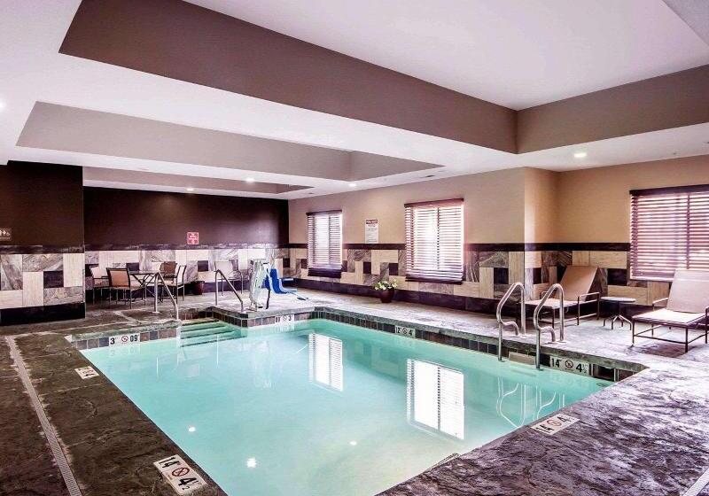 فندق Comfort Inn & Suites