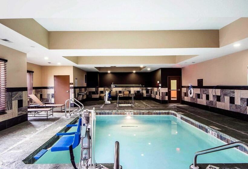 فندق Comfort Inn & Suites