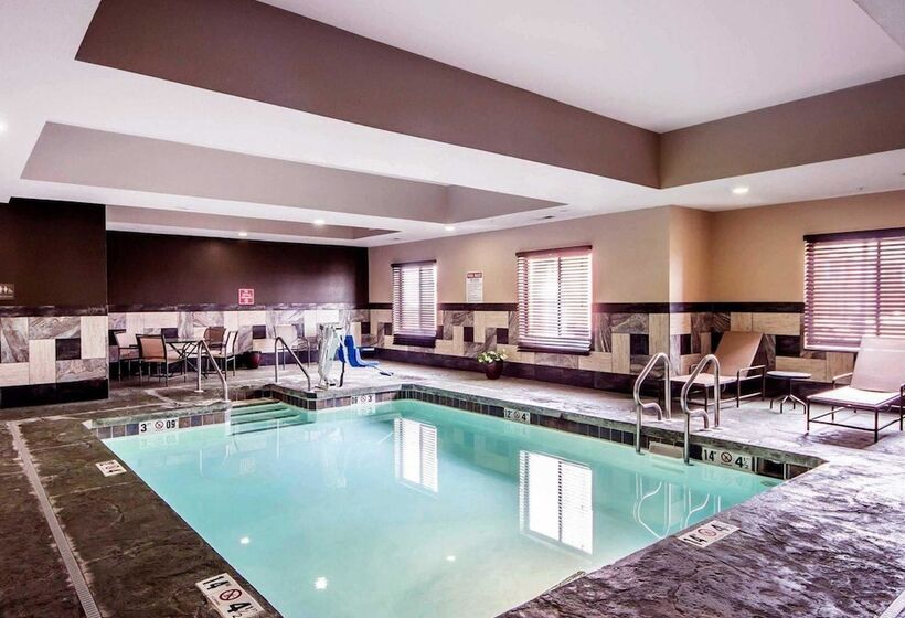 فندق Comfort Inn & Suites