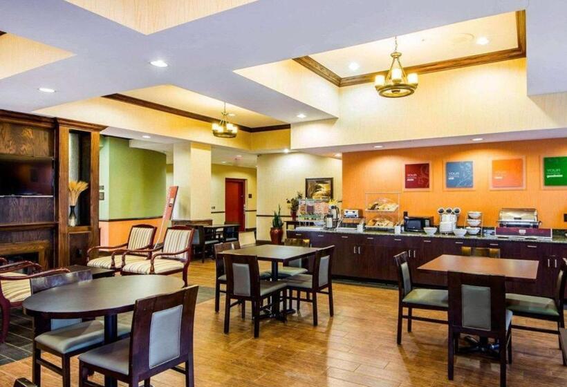 فندق Comfort Inn & Suites