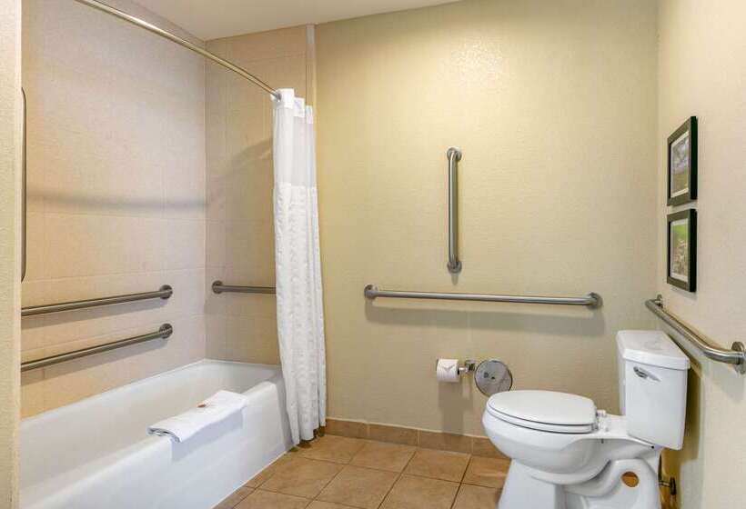 Отель Comfort Suites