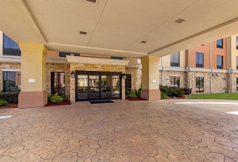 Отель Comfort Suites