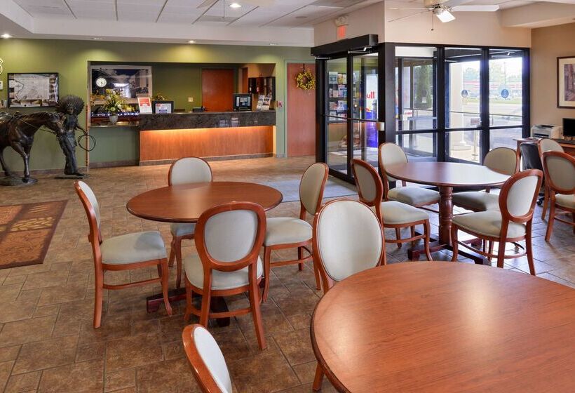 فندق Country Hearth Inn & Suites Edwardsville