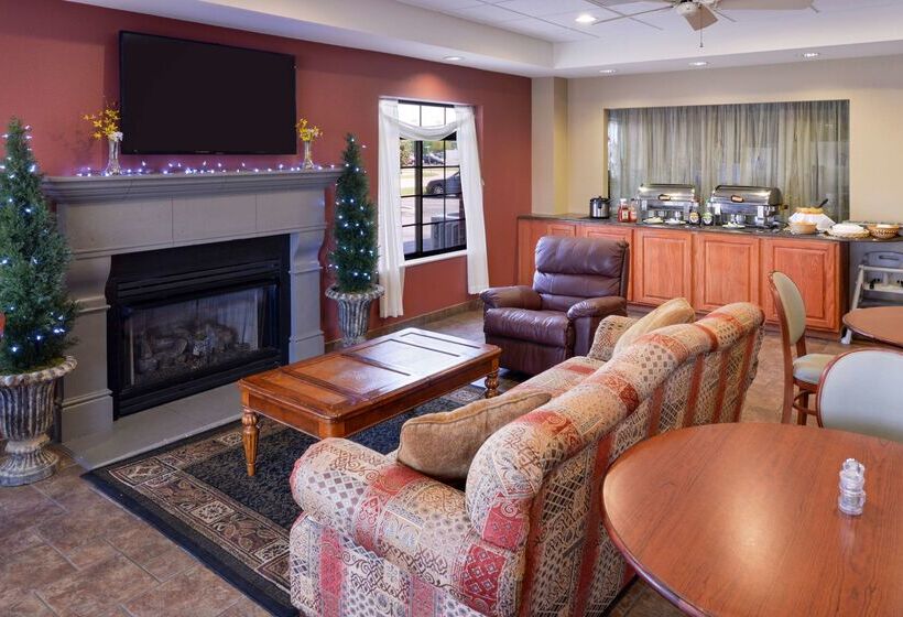 فندق Country Hearth Inn & Suites Edwardsville