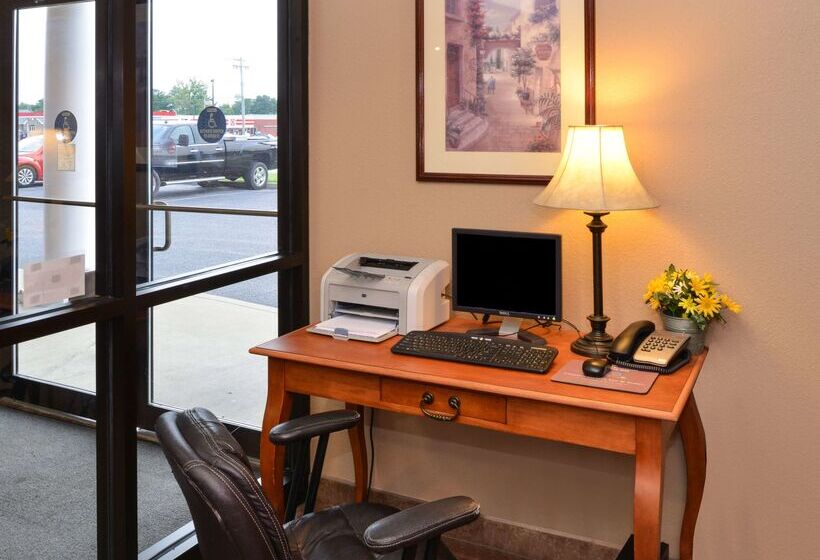 فندق Country Hearth Inn & Suites Edwardsville