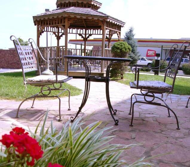 فندق Country Hearth Inn & Suites Edwardsville