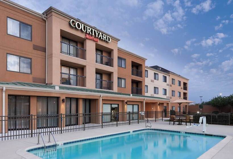 호텔 Courtyard By Marriott Hattiesburg