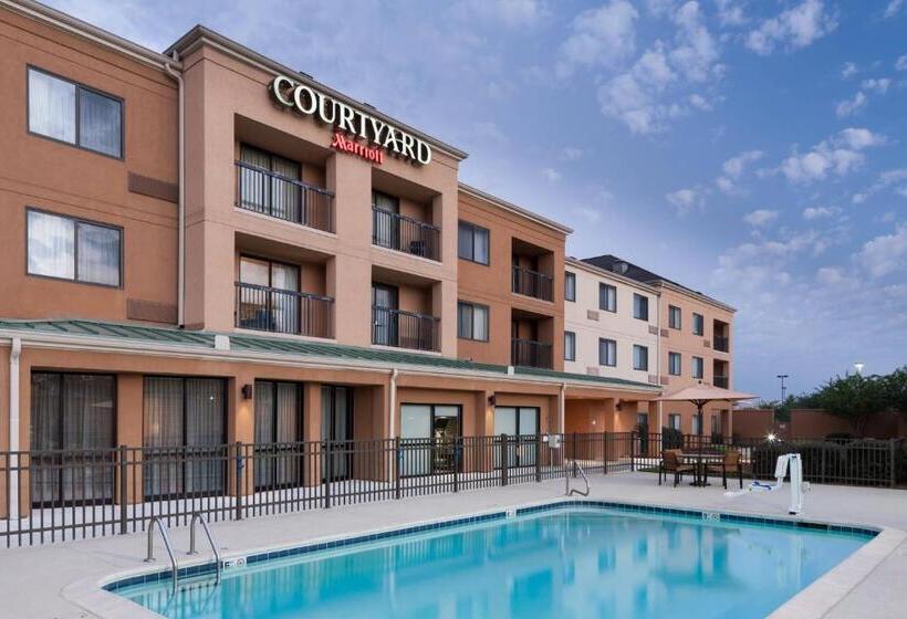 호텔 Courtyard By Marriott Hattiesburg