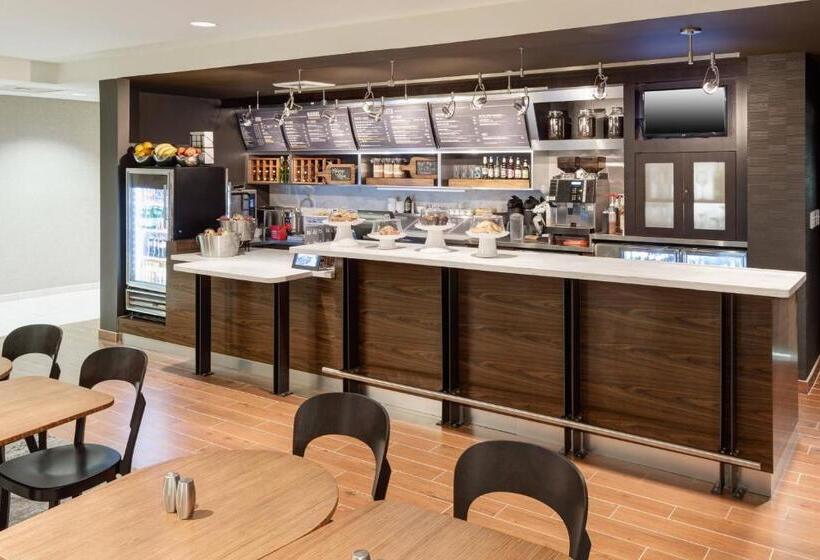 호텔 Courtyard By Marriott Hattiesburg