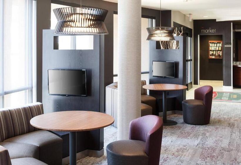 호텔 Courtyard By Marriott Hattiesburg