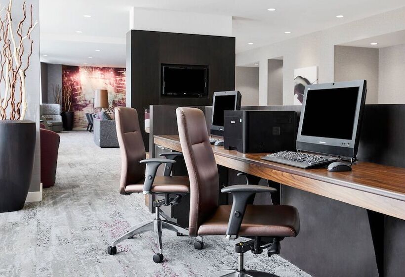 בית מלון כפרי Courtyard By Marriott Newark Downtown