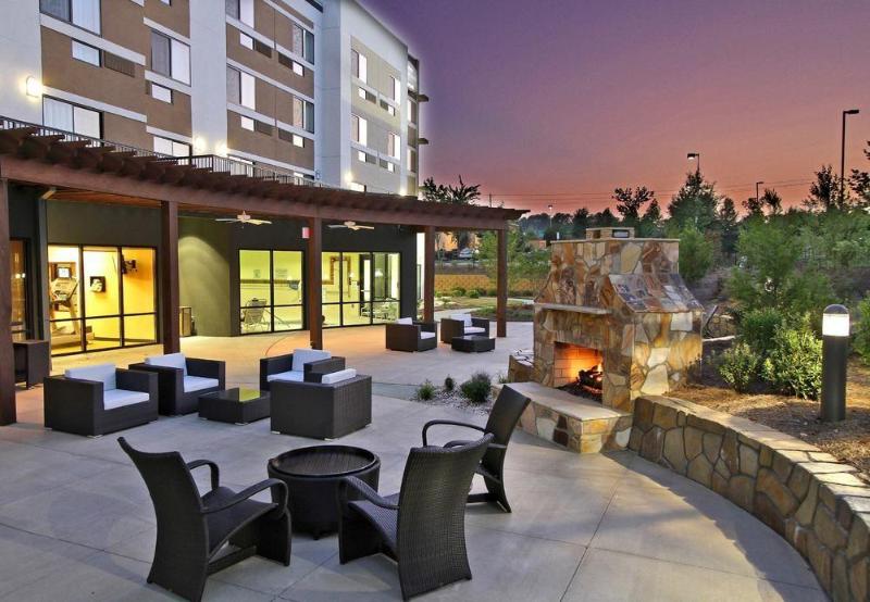 酒店 Courtyard By Marriott Raleigh North/triangle Town Center